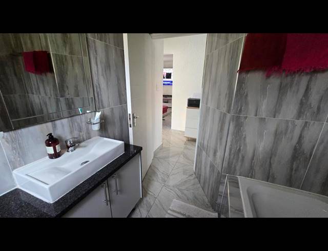 3 BEDROOM TOWNHOUSE FOR SALE IN RAVENSWOOD